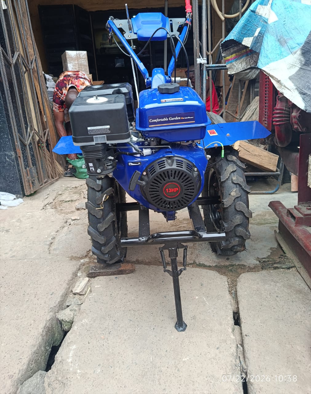 COMFORTABLE GARDEN POWER TILLER