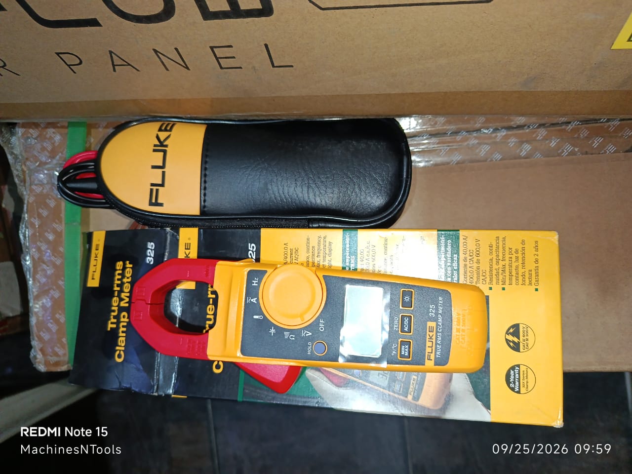 Fluke 325 True-RMS Clamp Meter